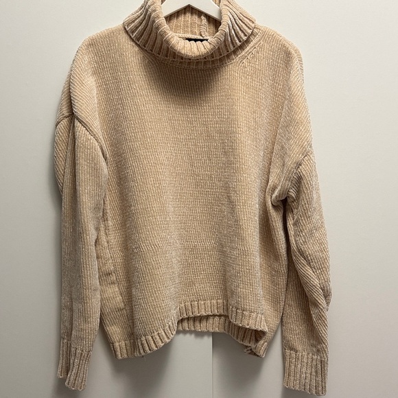 Forever 21 turtle neck sweater - Picture 1 of 5